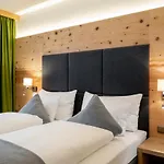 Hotel & Bike Wiesenegg 4*