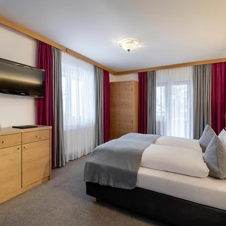 Ski&bike Wiesenegg Hotel Saalbach-Hinterglemm