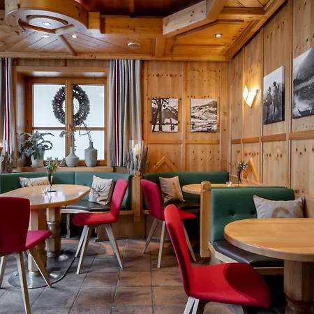Ski&bike Wiesenegg 4* Saalbach-Hinterglemm