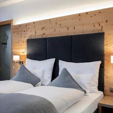 Hotel & Bike Wiesenegg 4*